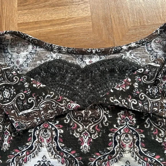 Catherine’s Top- 3X - Picture 3 of 7